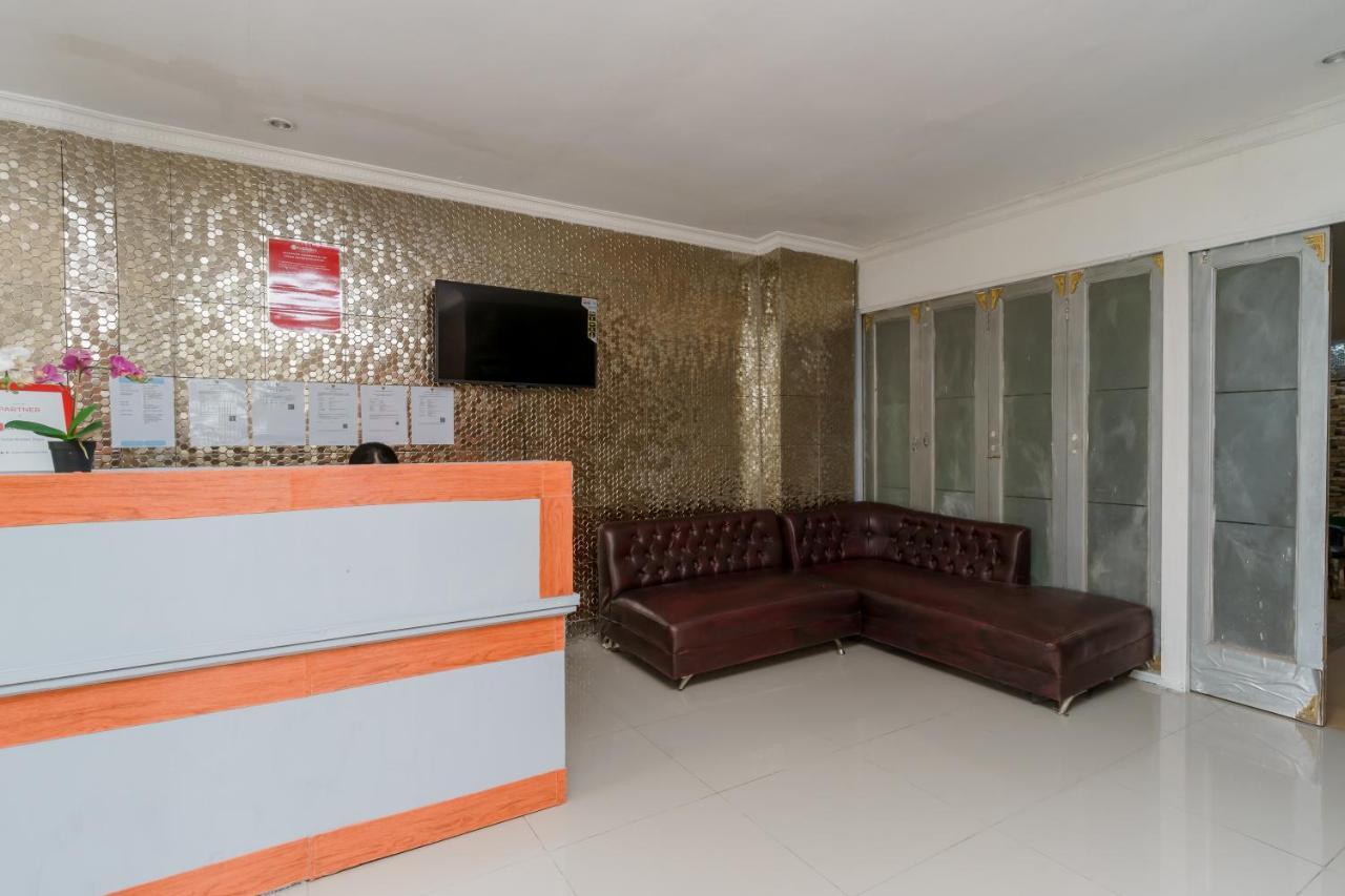 Reddoorz Syariah Near Universitas Borobudur Jakarta Exterior photo
